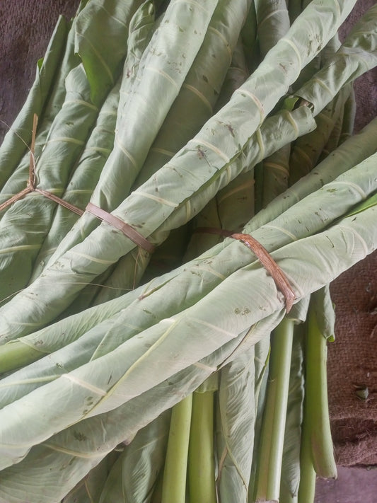 Colocasia leaves 250gm (اروی کے پتے)